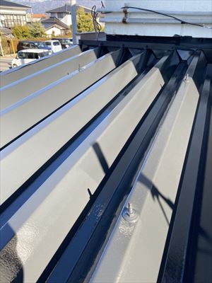 塩尻市折半屋根