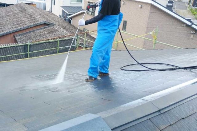 屋根の高圧洗浄