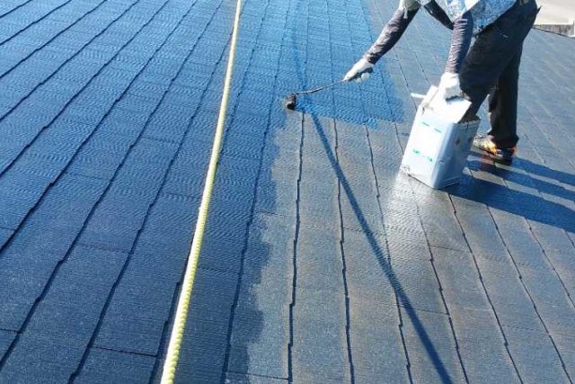 屋根塗装中塗り