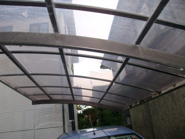 カーポートの割れ