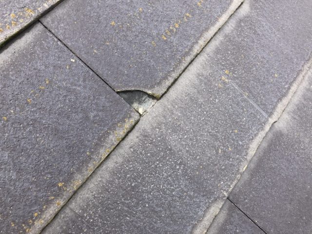 コロニアルの割れ