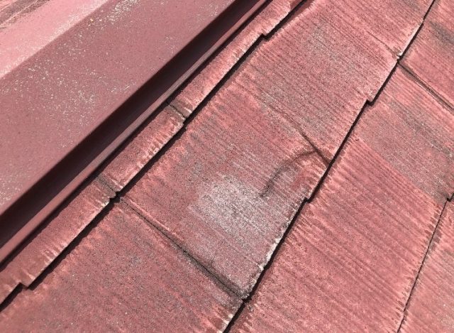 屋根のひび割れ