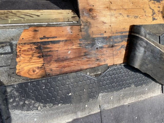 雨漏れ部分下地の様子