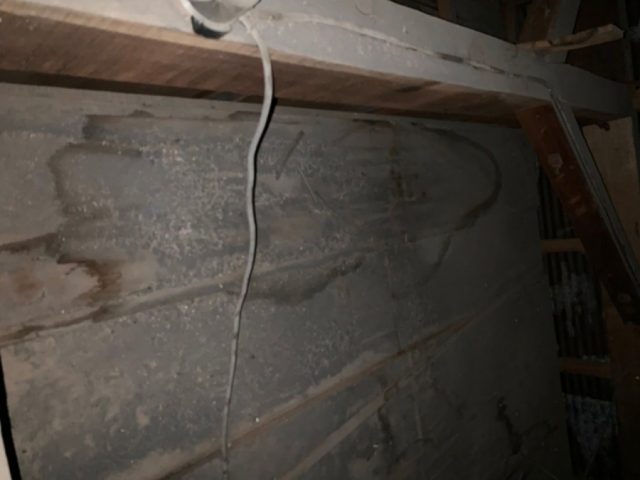 屋根からの雨漏り