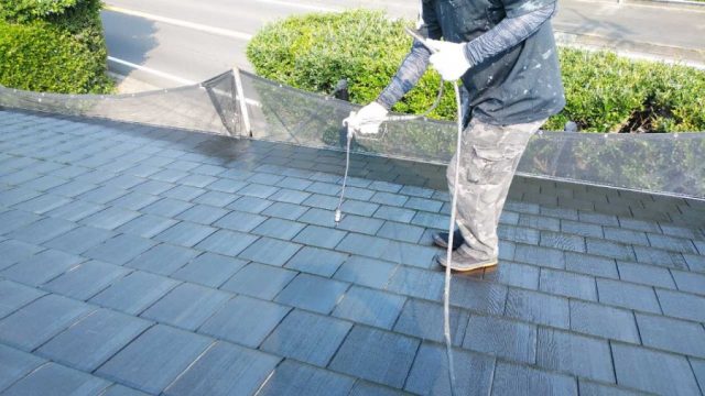 屋根塗装工事　2回目塗装