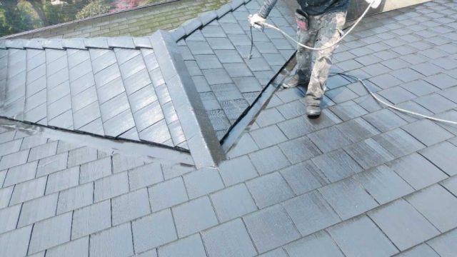 屋根上塗り　塗装