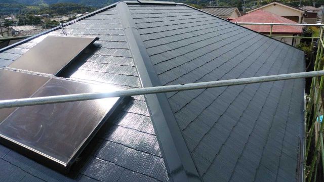 屋根塗装完成の様子