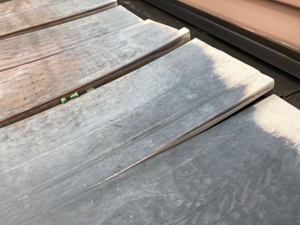 ベランダ　床デッキ材