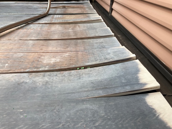 ベランダ　床デッキ材