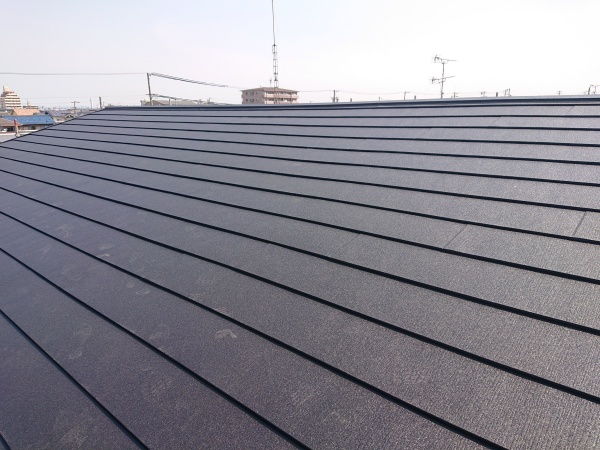 屋根の点検をしていますガルテクト