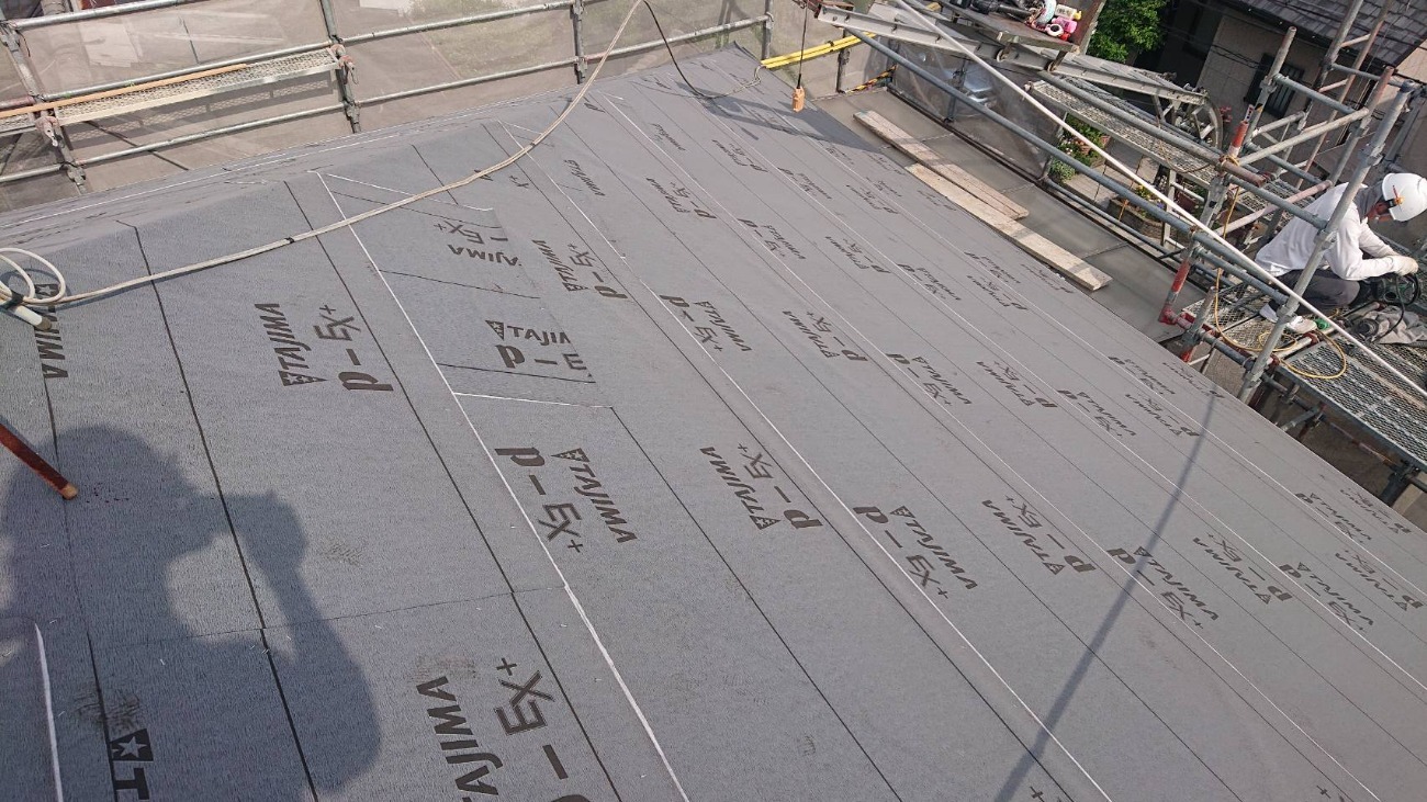 防水シート貼り