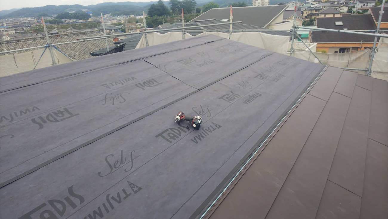 屋根施工