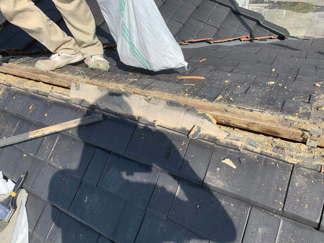 古い漆喰の撤去