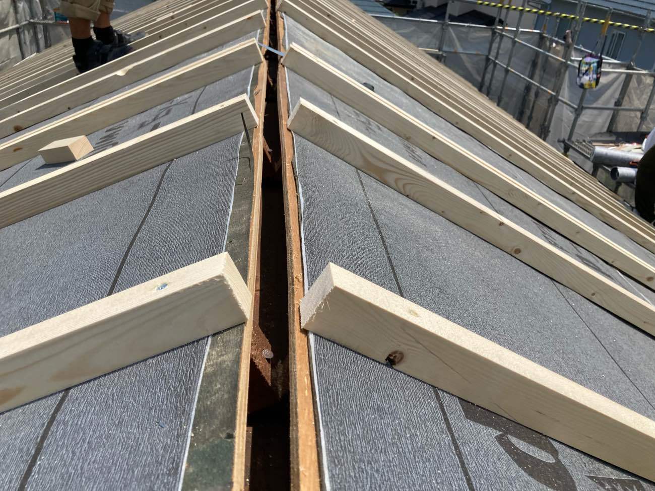 通気下地取り付け