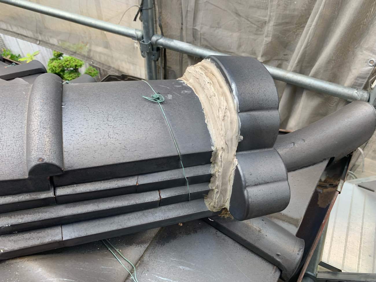 鬼瓦コーキング施工前