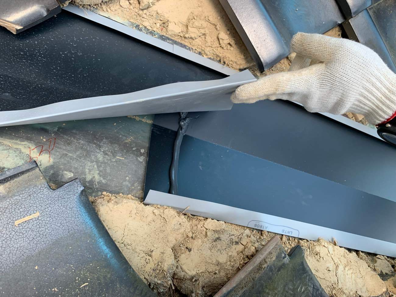 谷板金交換工事 取付　重ね確認