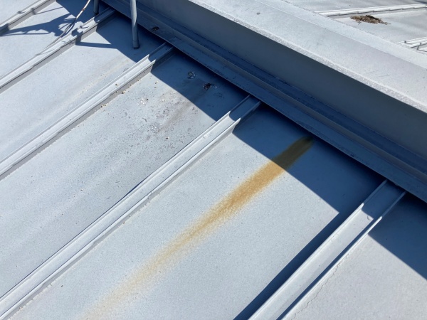 瓦棒屋根　錆の発生