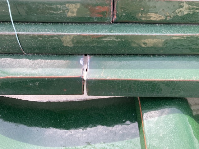 棟のコーキングの切れ