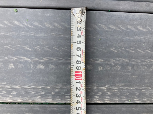 ベランダ　床デッキ材