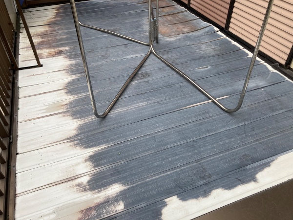 ベランダ　床デッキ材