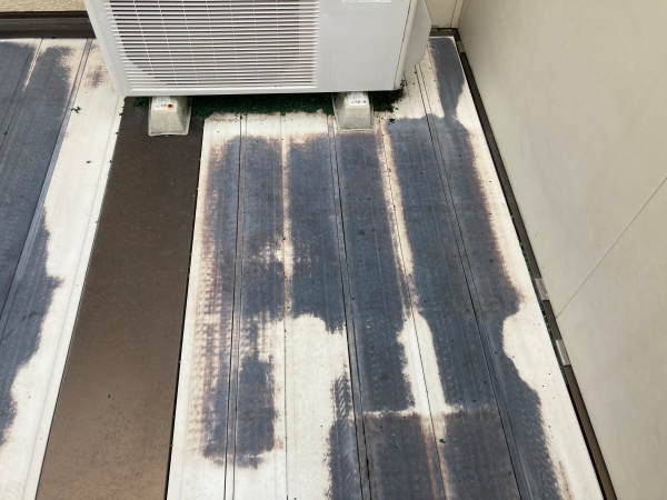 ベランダ　床デッキ材