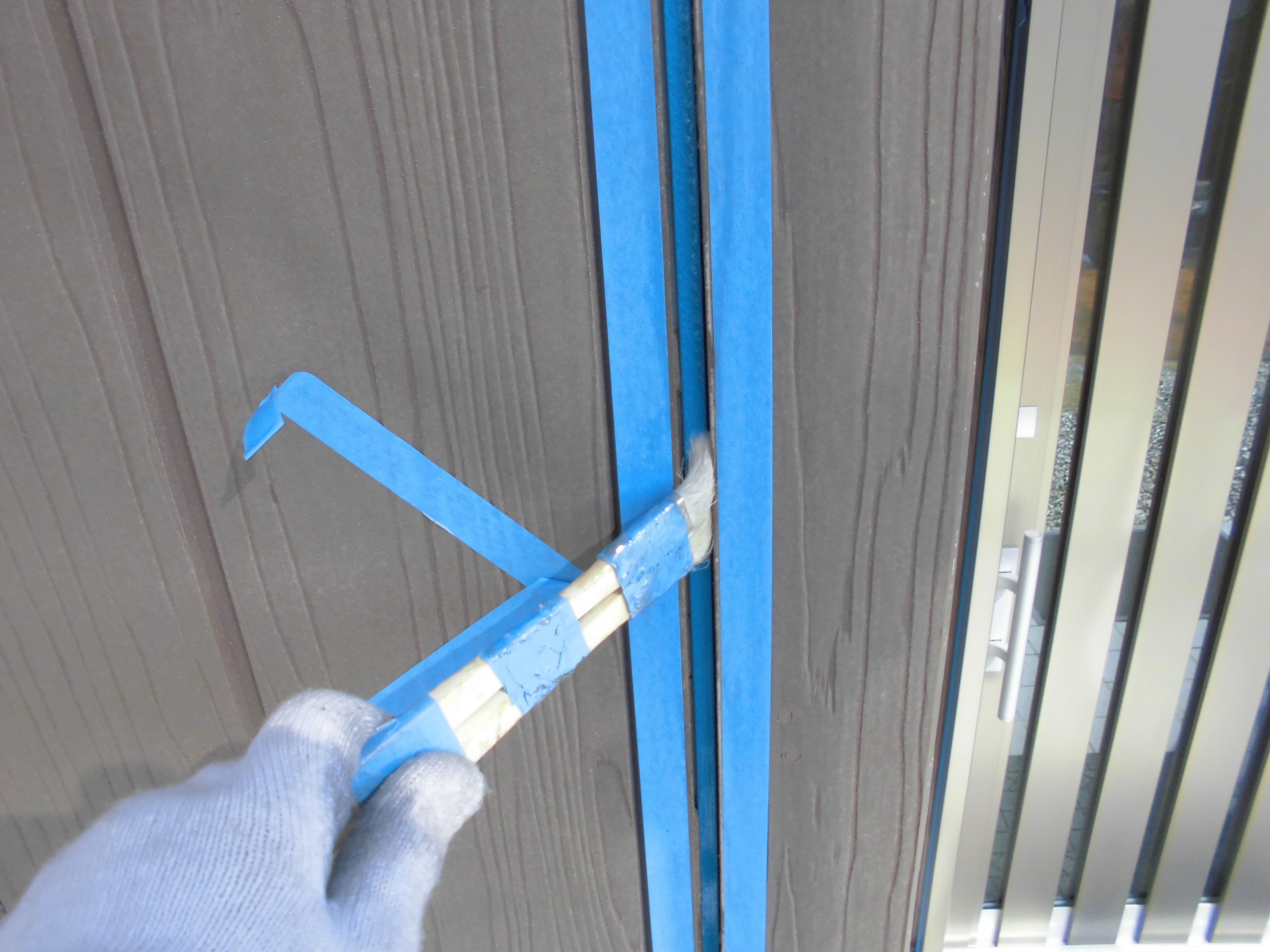 目地シーリングプライマー塗布