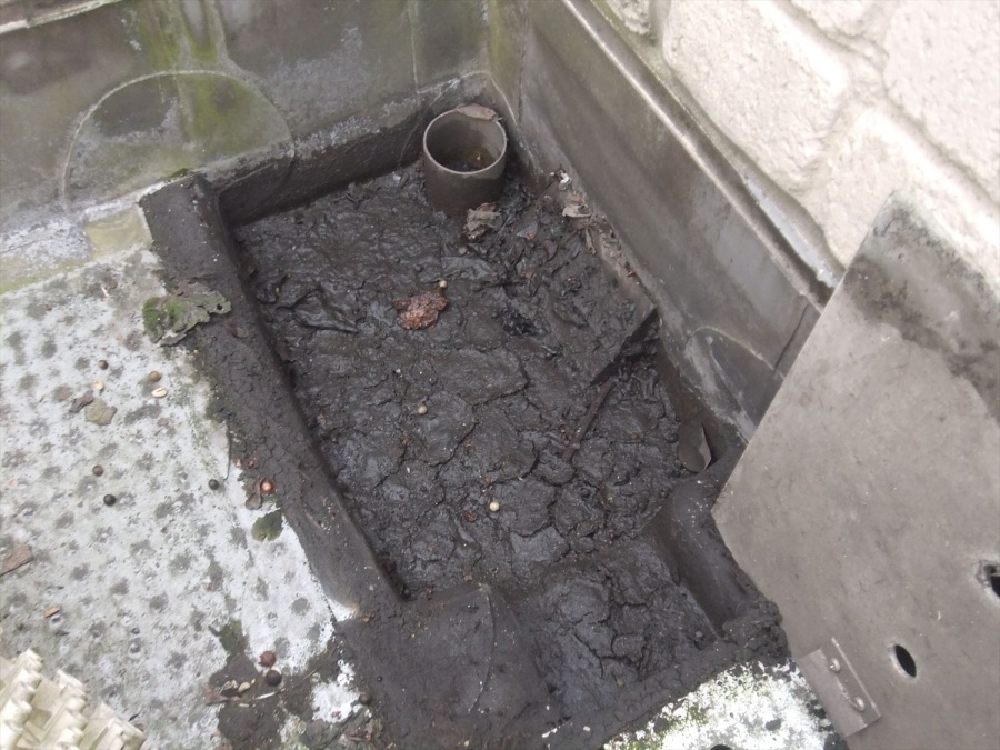 ルーフドレン詰まり