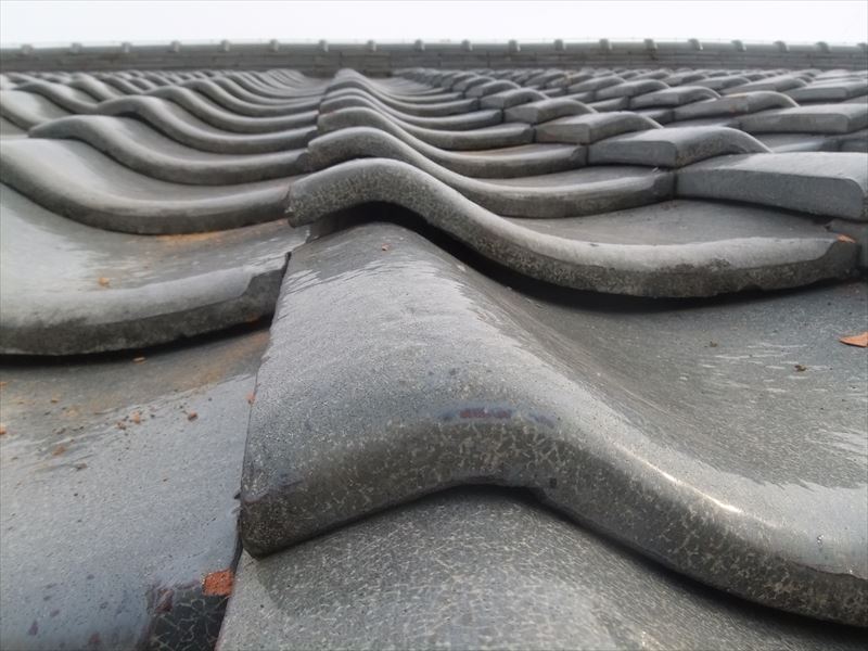 瓦の浮きの状態