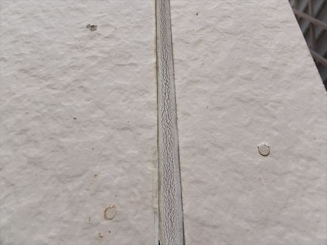 外壁　目地の劣化　シーリング切れ