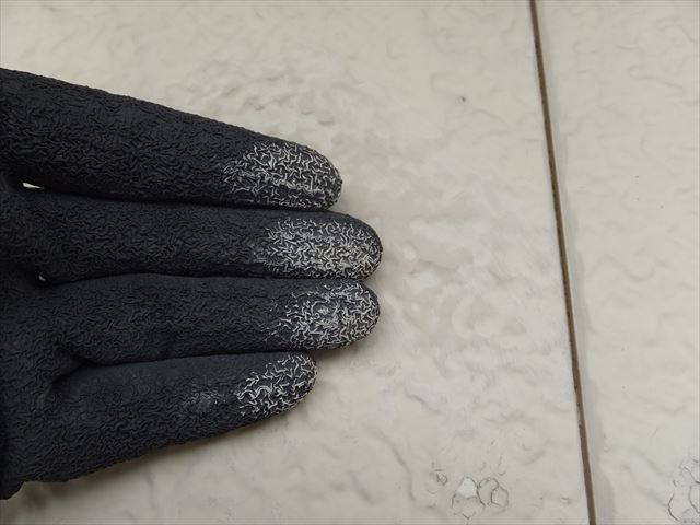 外壁の点検　チョーキング