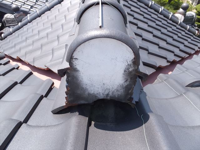 棟止め漆喰の劣化