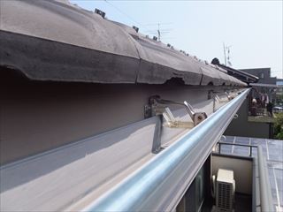 屋根点検の際に雨樋も確認しました