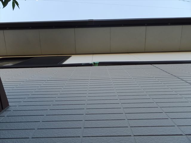 幕板　下から見ると