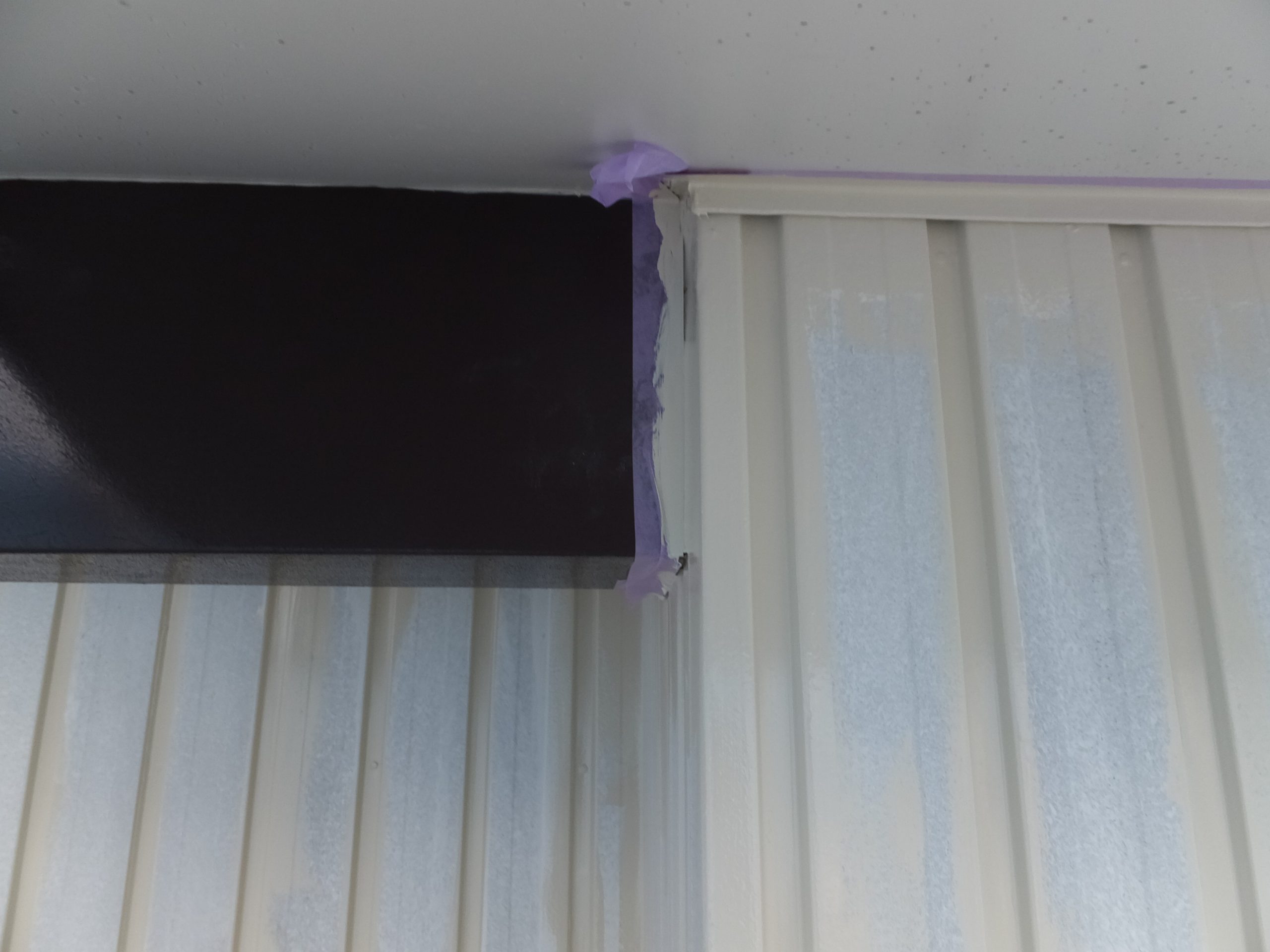 細かい部分を先に塗装