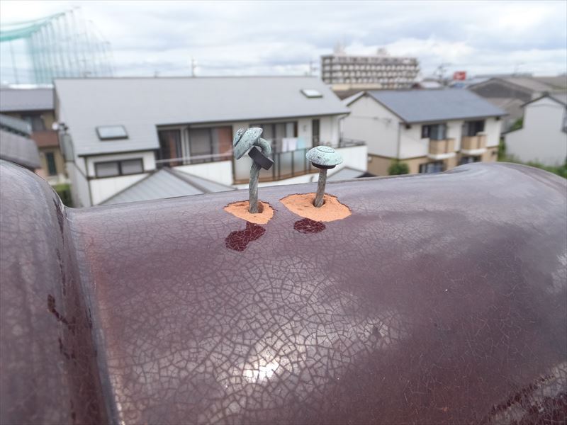 棟の劣化　釘の浮きが進行