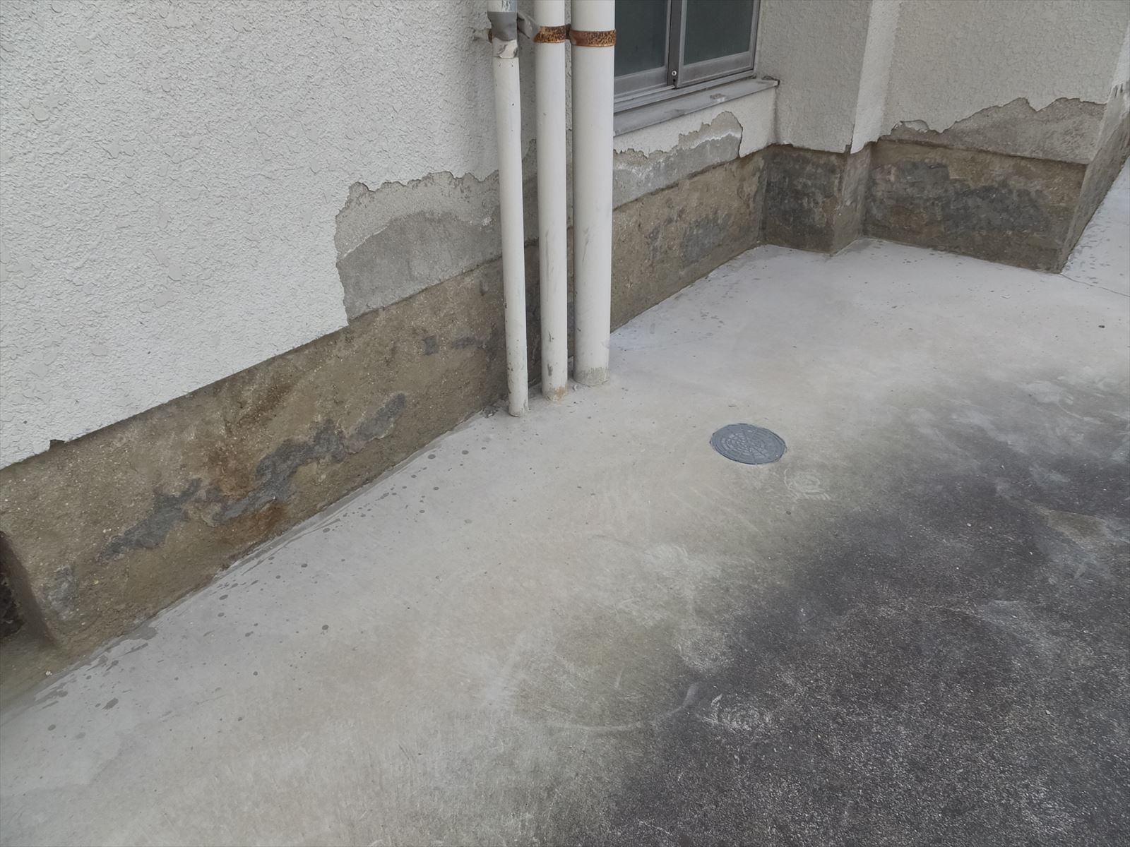 基礎化粧モルタル剥がれ　既設撤去