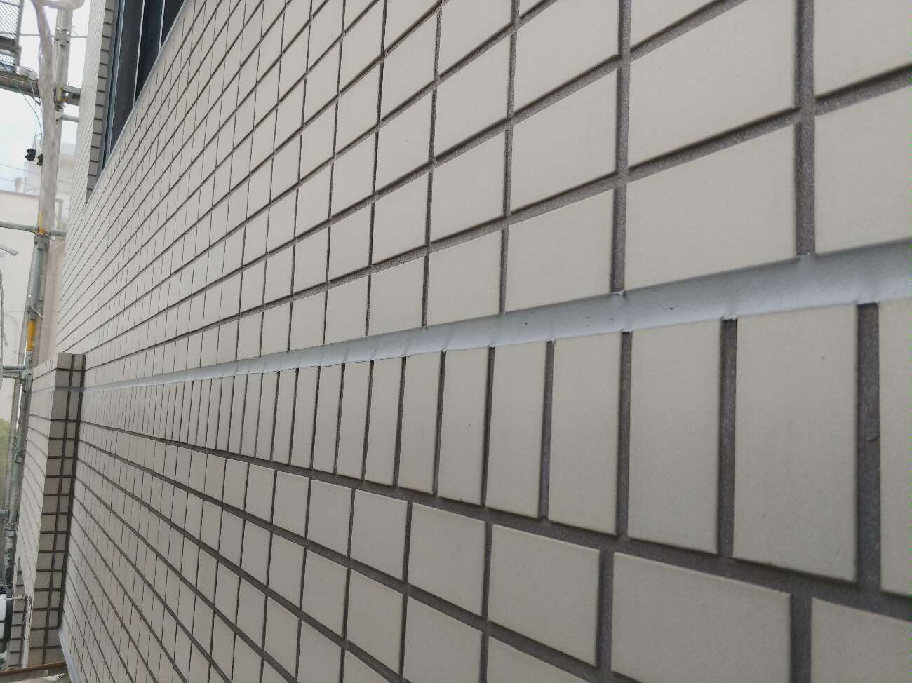 外壁タイル目地補修