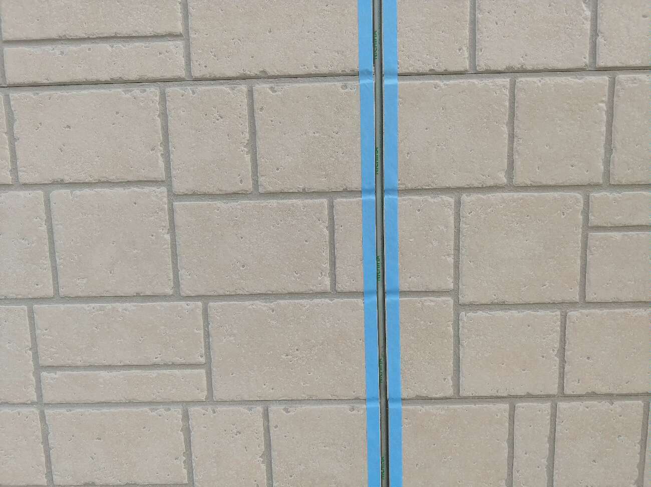 目地シーリング　古いシーリングを撤去