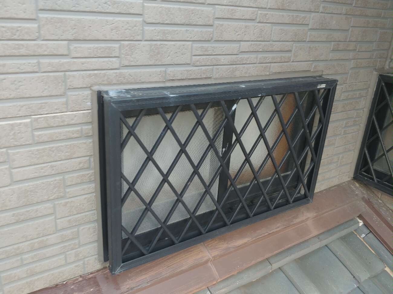 サッシ周りシーリング