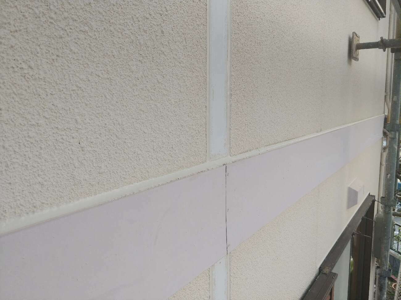 シーリング工事　サッシ周りも工事をしていきます