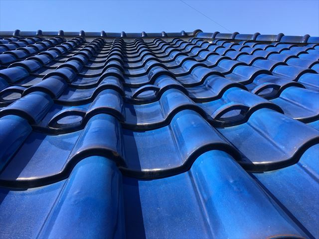 瓦の不具合の確認