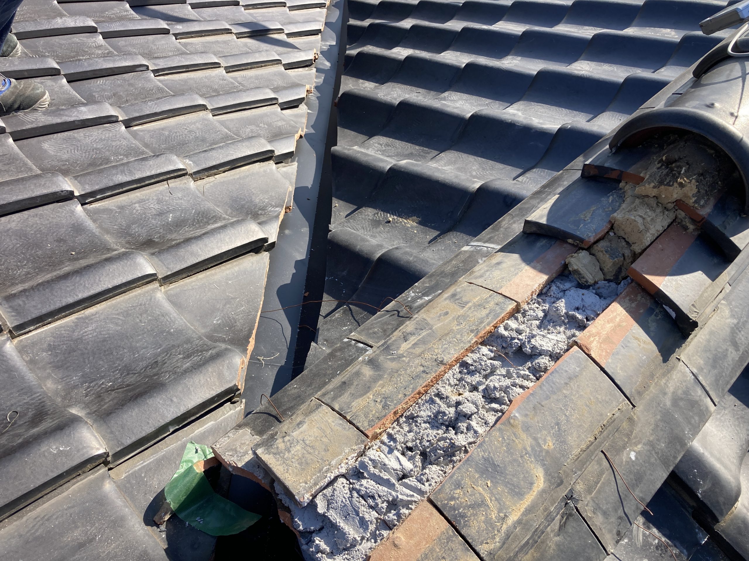 棟復旧　谷板金工事に伴い