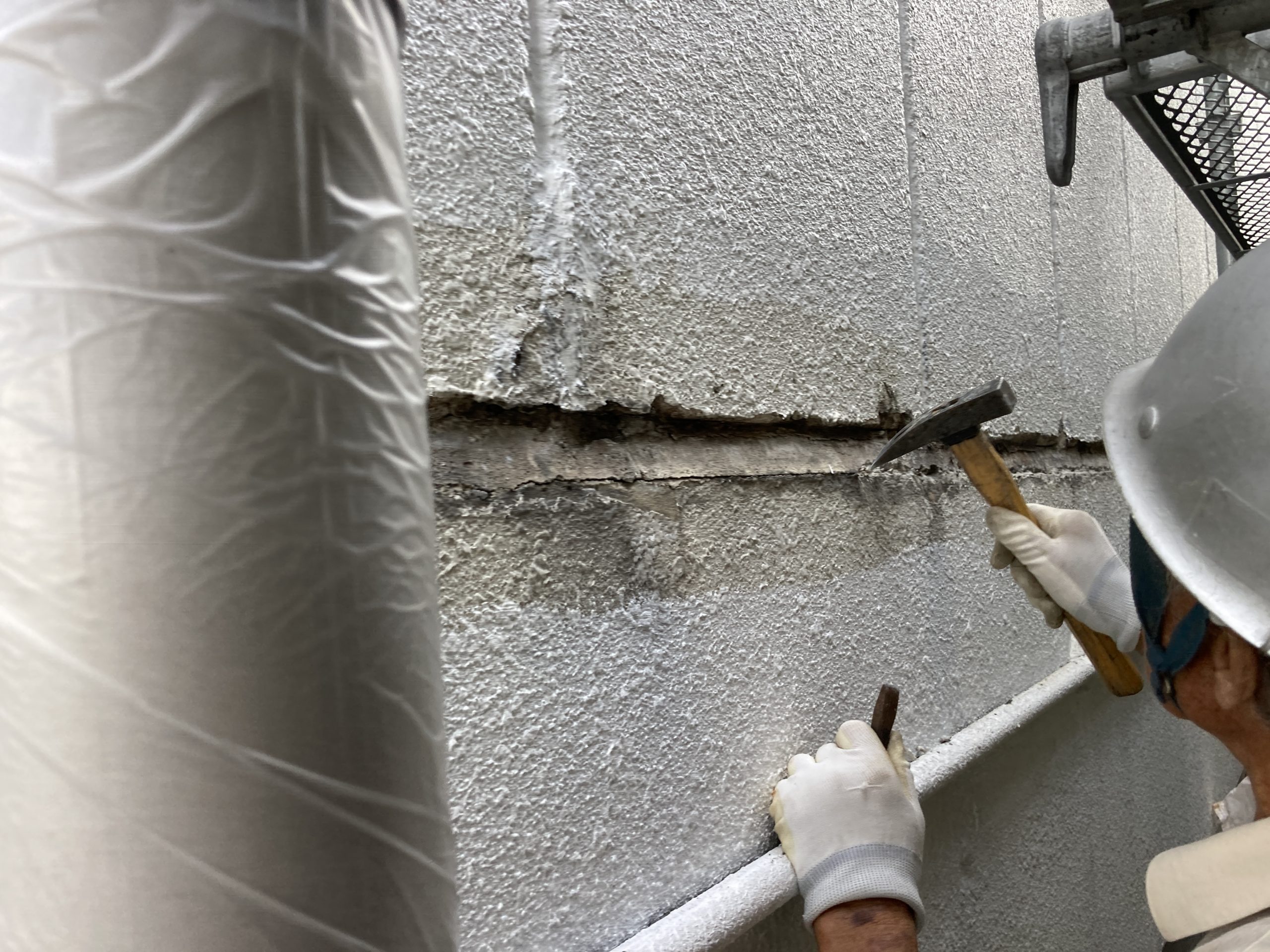 モルタル斫り工事
