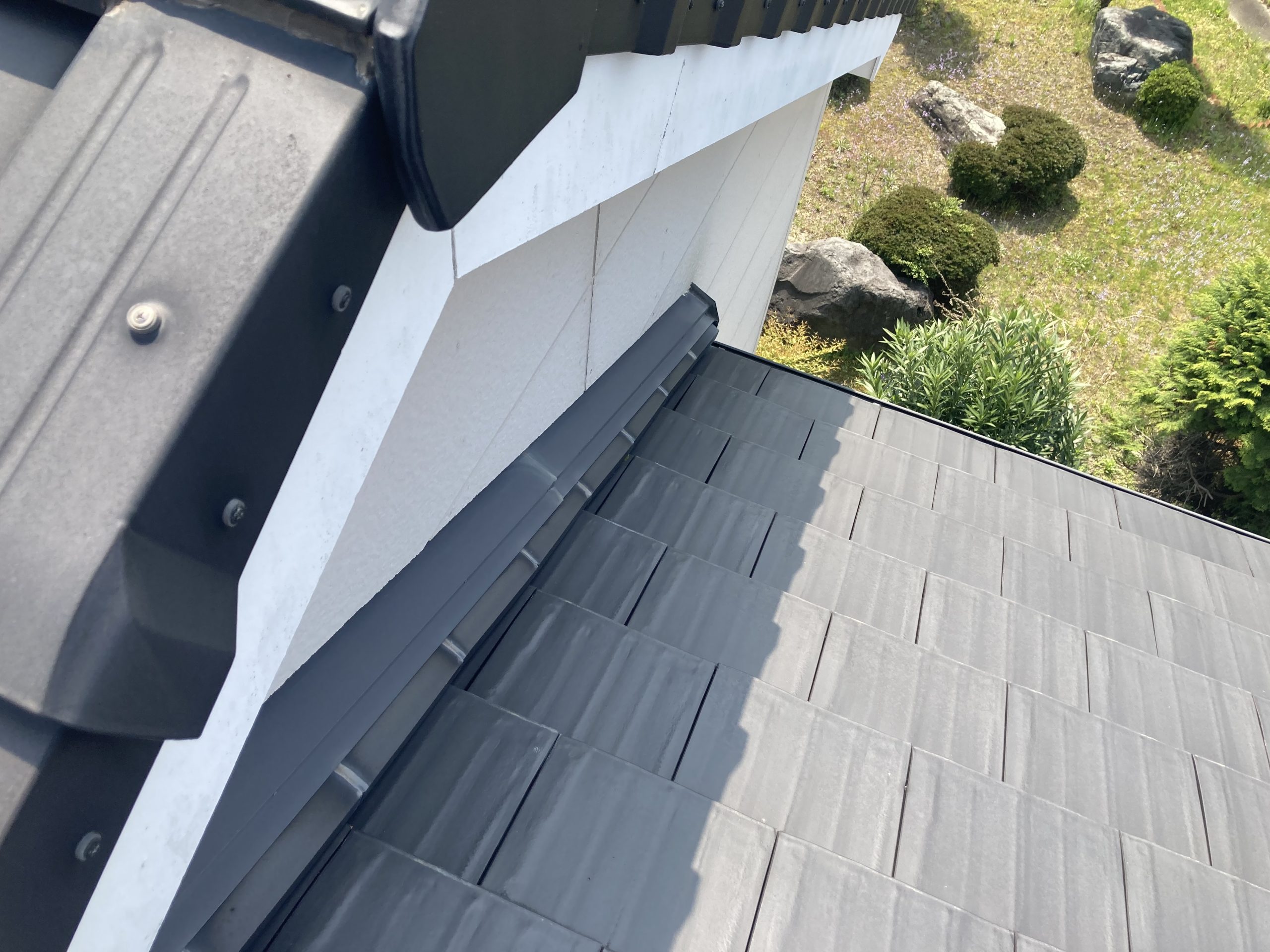 雨押え板金　壁際