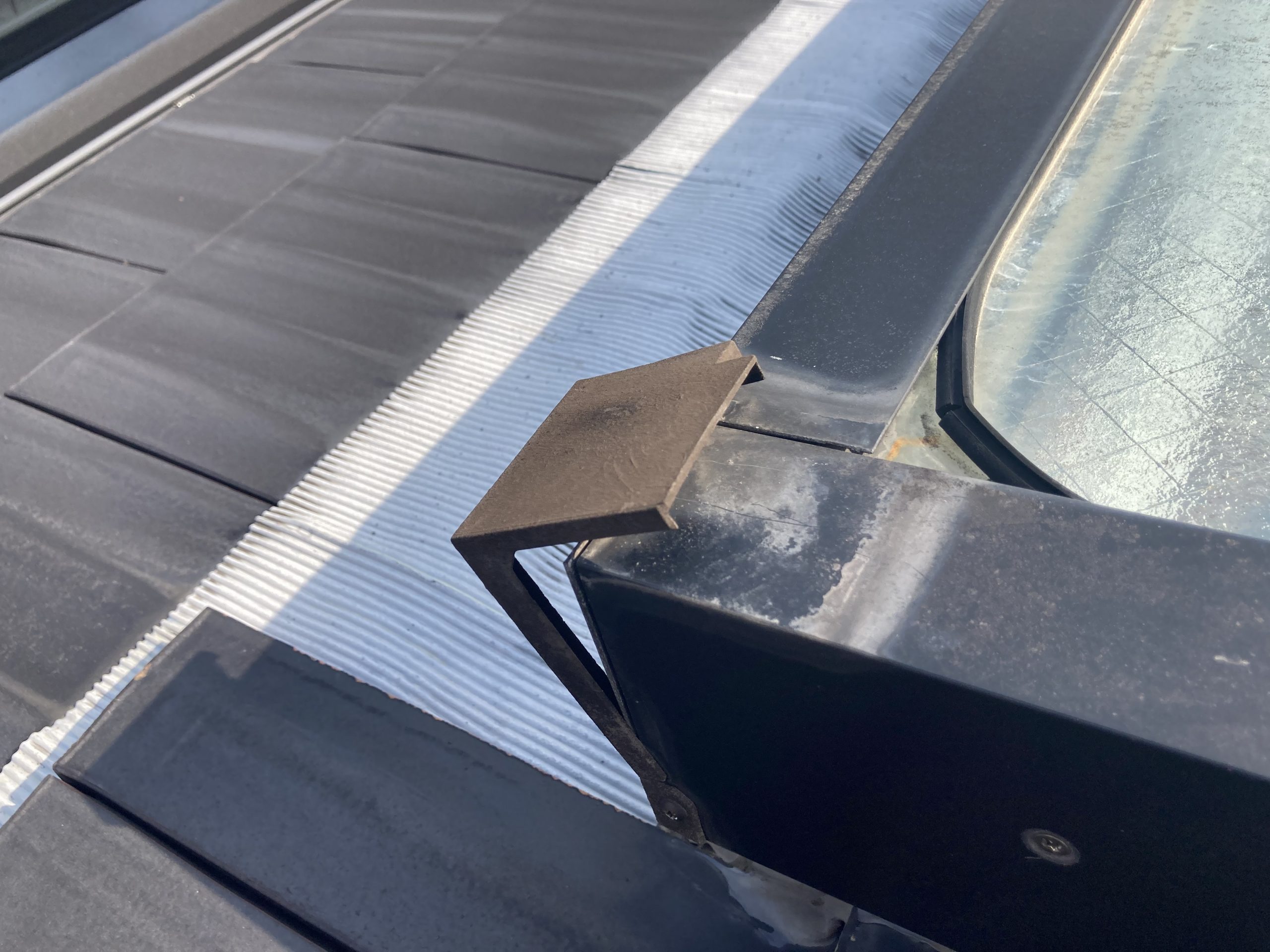 天窓　コーナー部材のはずれ