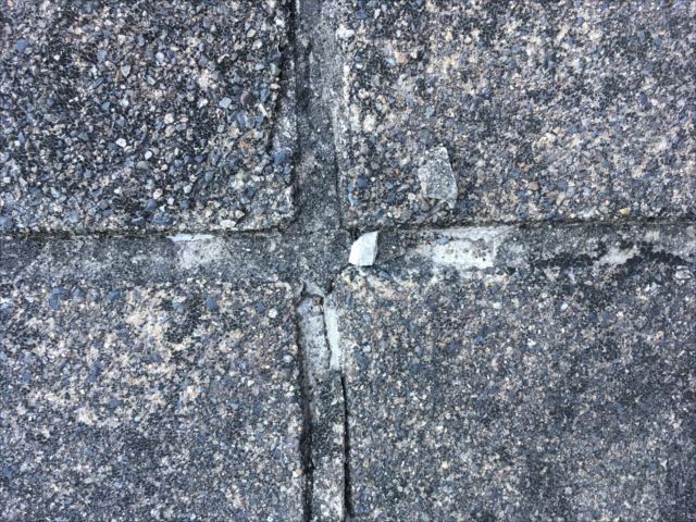 アスファルト防水　押えコンクリート