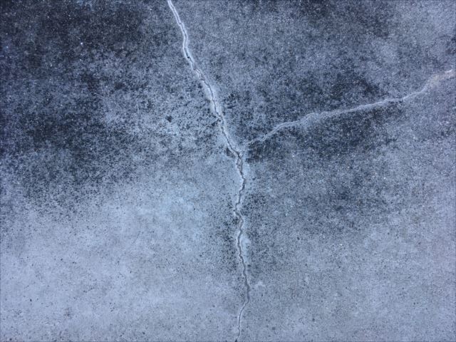 アスファルト防水　押えコンクリート