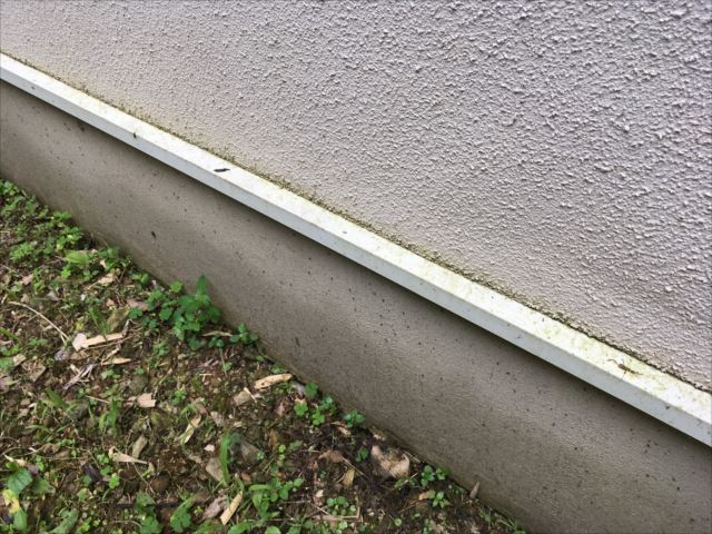 土台水切りの退色と劣化　塗装現調