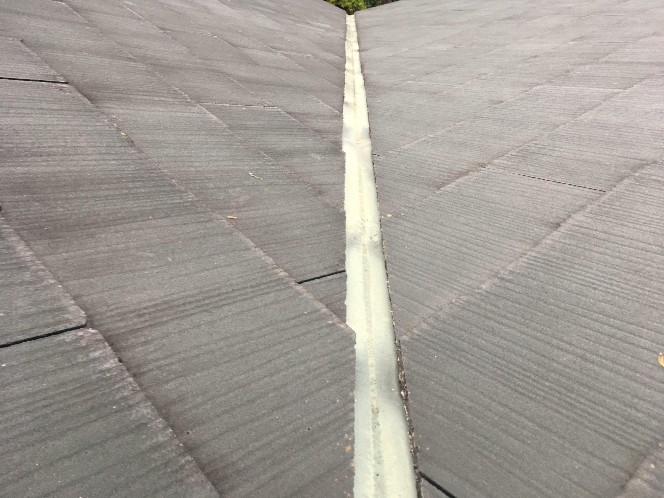 スレート屋根点検　谷板金