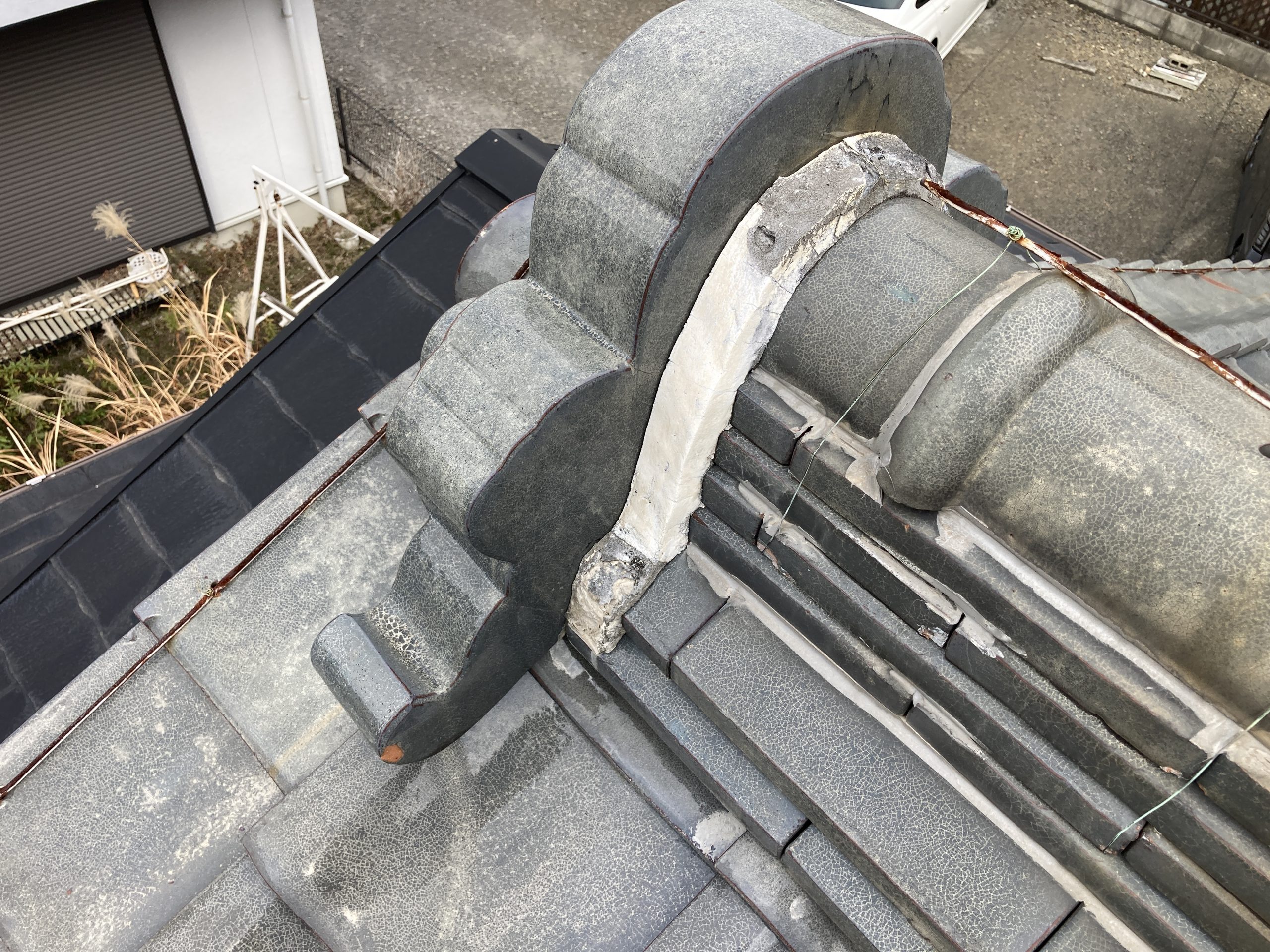 鬼瓦の点検　漆喰の劣化